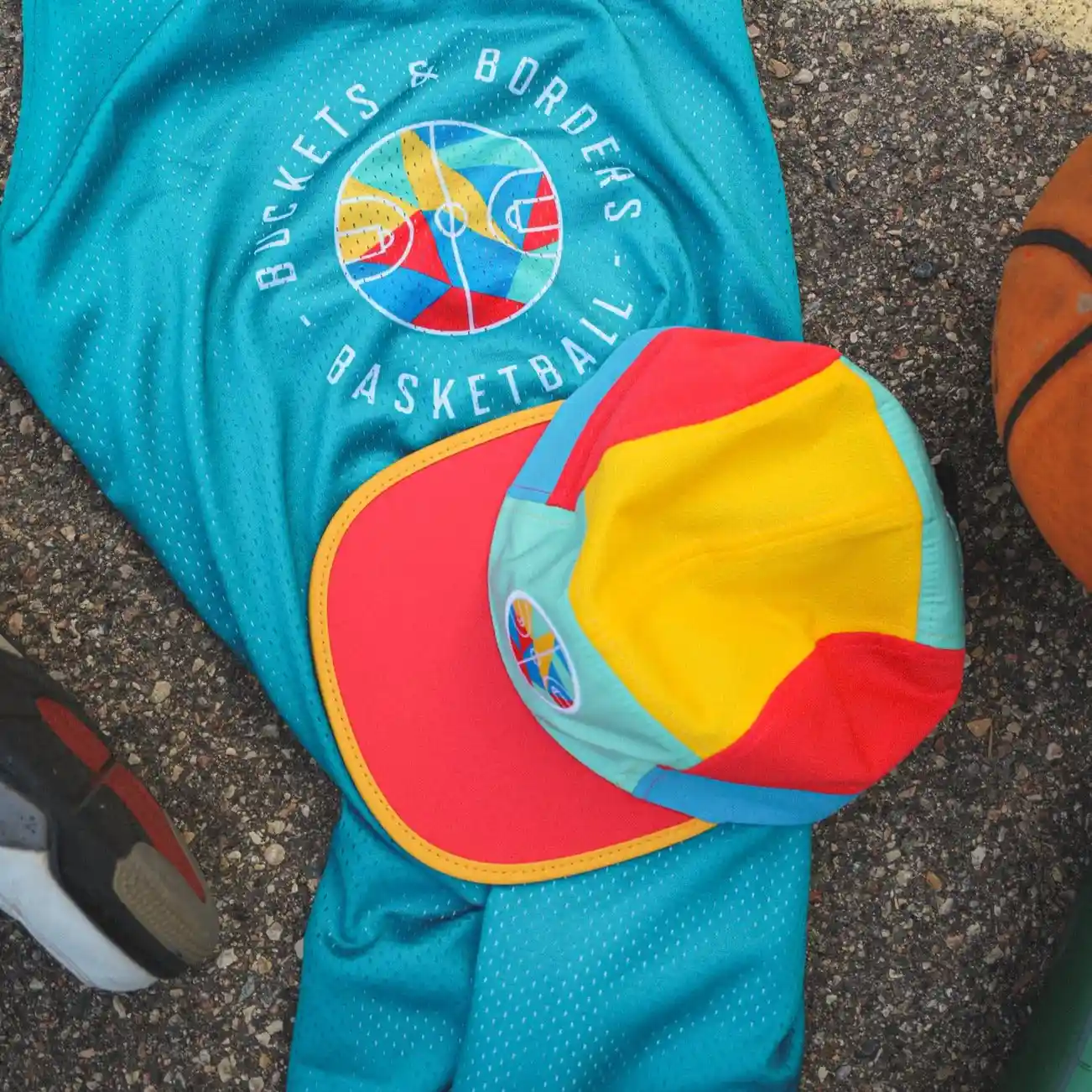 Buckets & Borders In The Paint Hat - Image 3