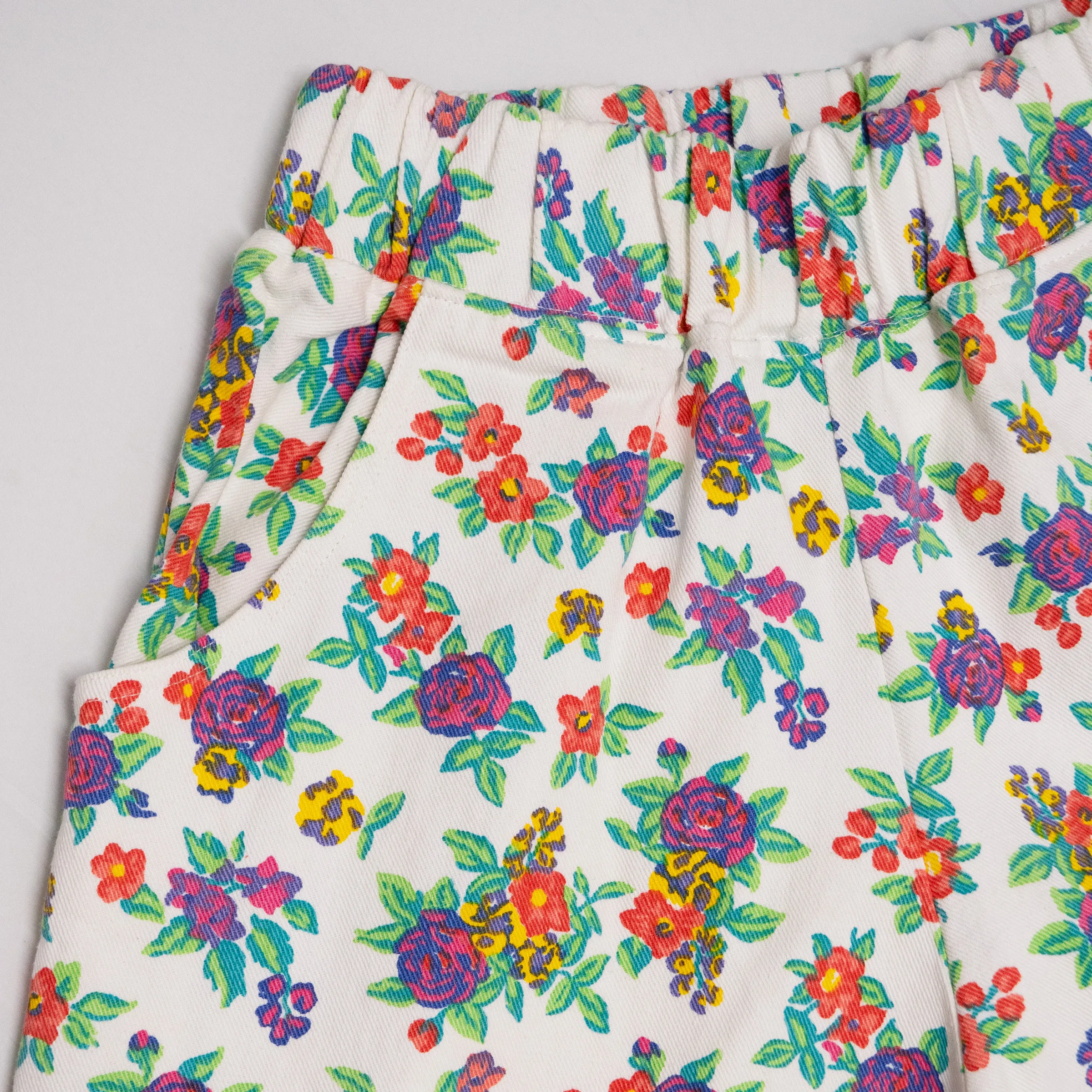 CUB Alia Long Shorts, 90s floral - Image 3