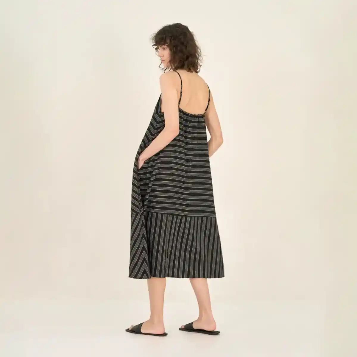 Grade & Gather Womens Contemporary Strip Midi Dress, black - Image 3