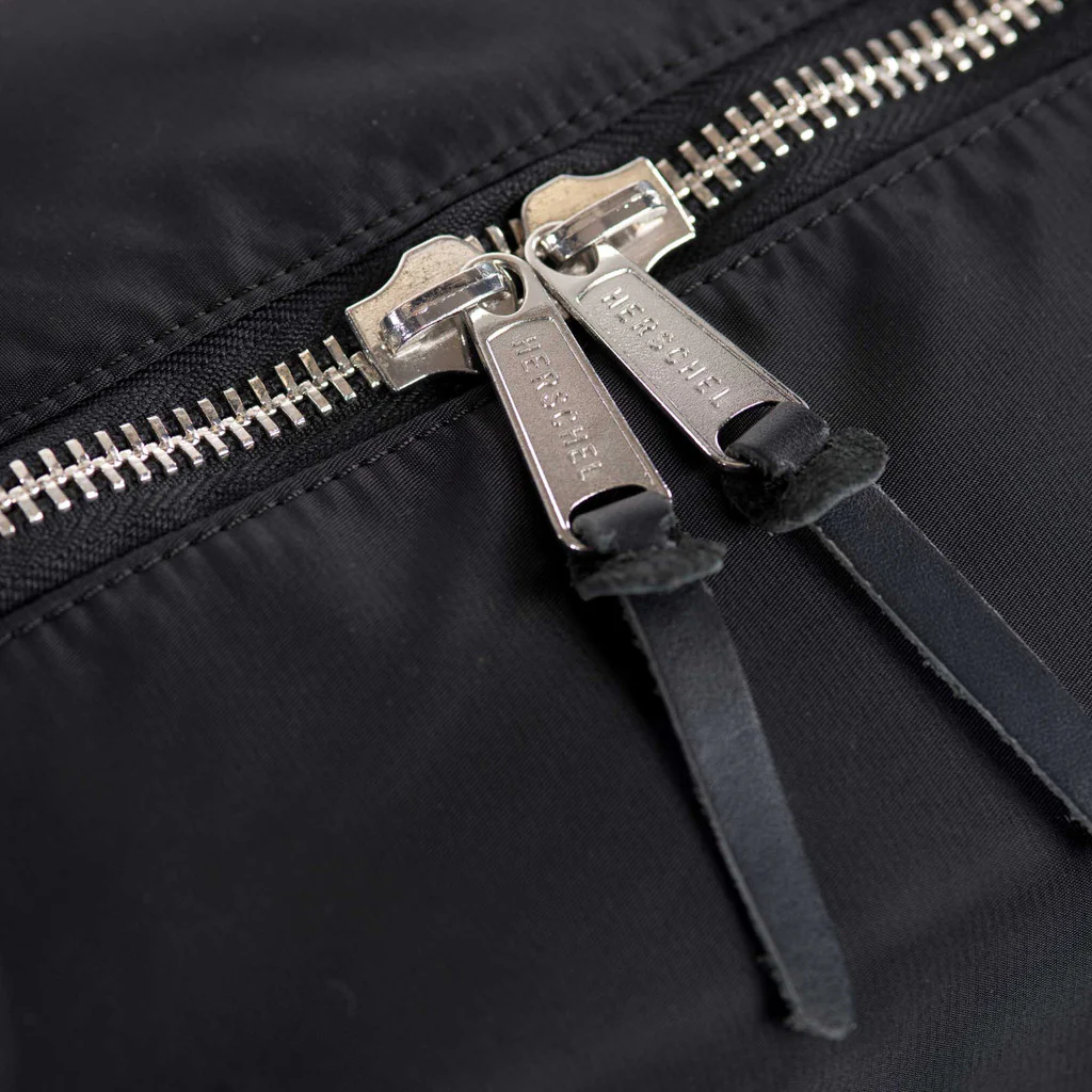 Herschel Strand Nylon Bag - Black - Image 4