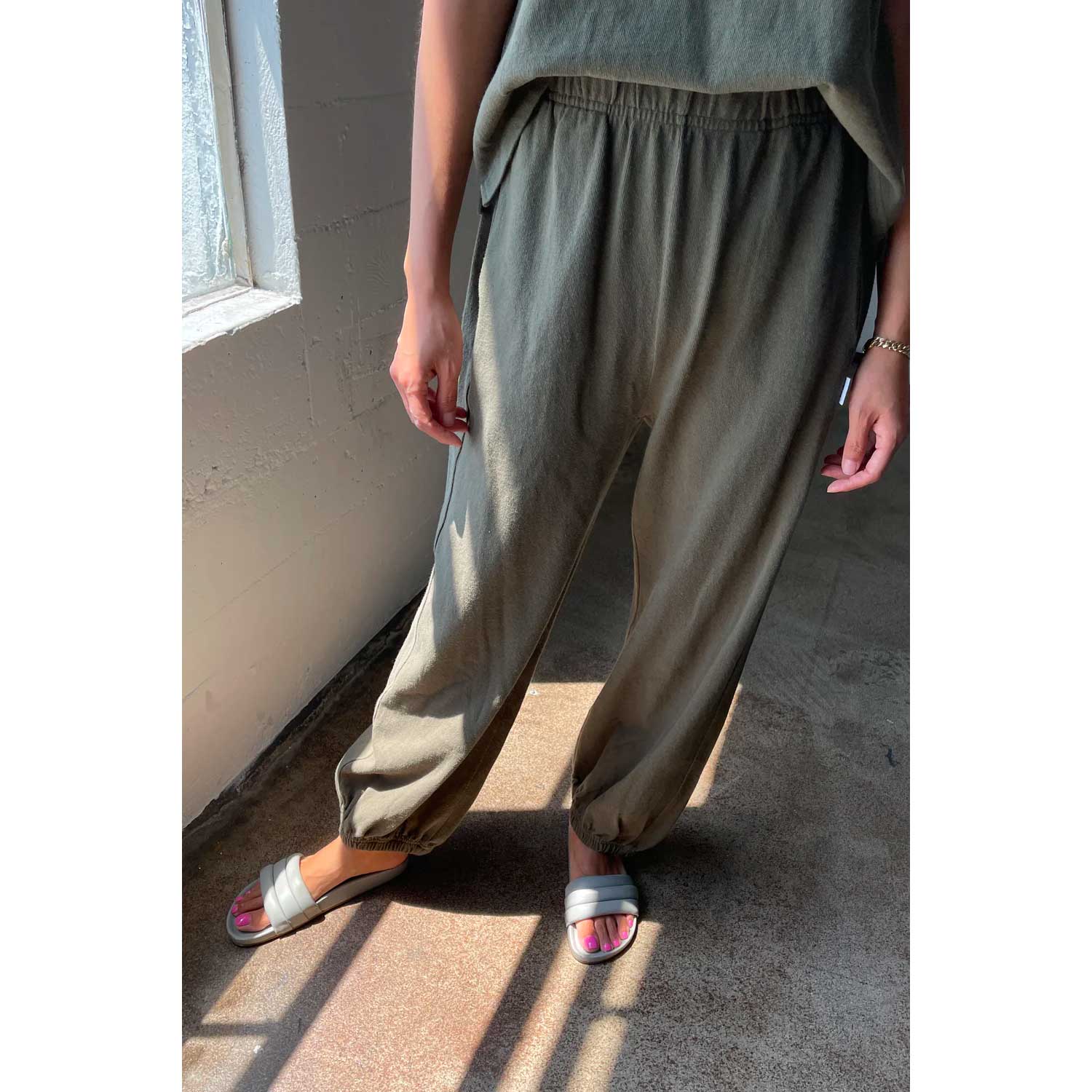 Le Bon Shoppe Womens Balloon Pants, olive green - Image 2
