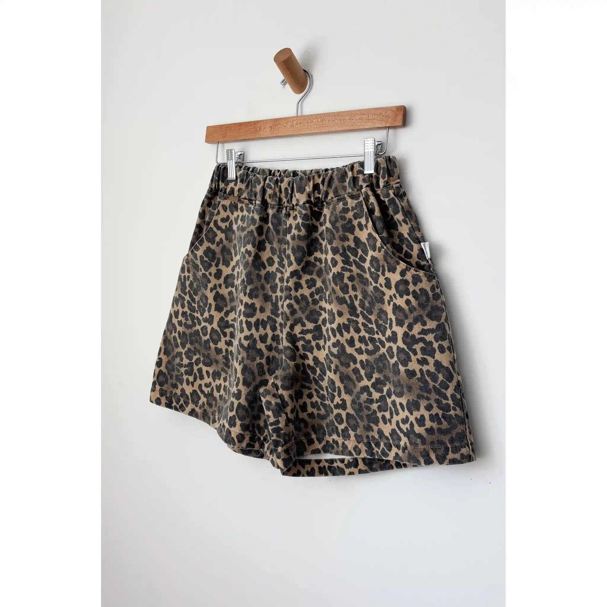 Le Bon Shoppe Womens City Shorts, leopard - Image 2
