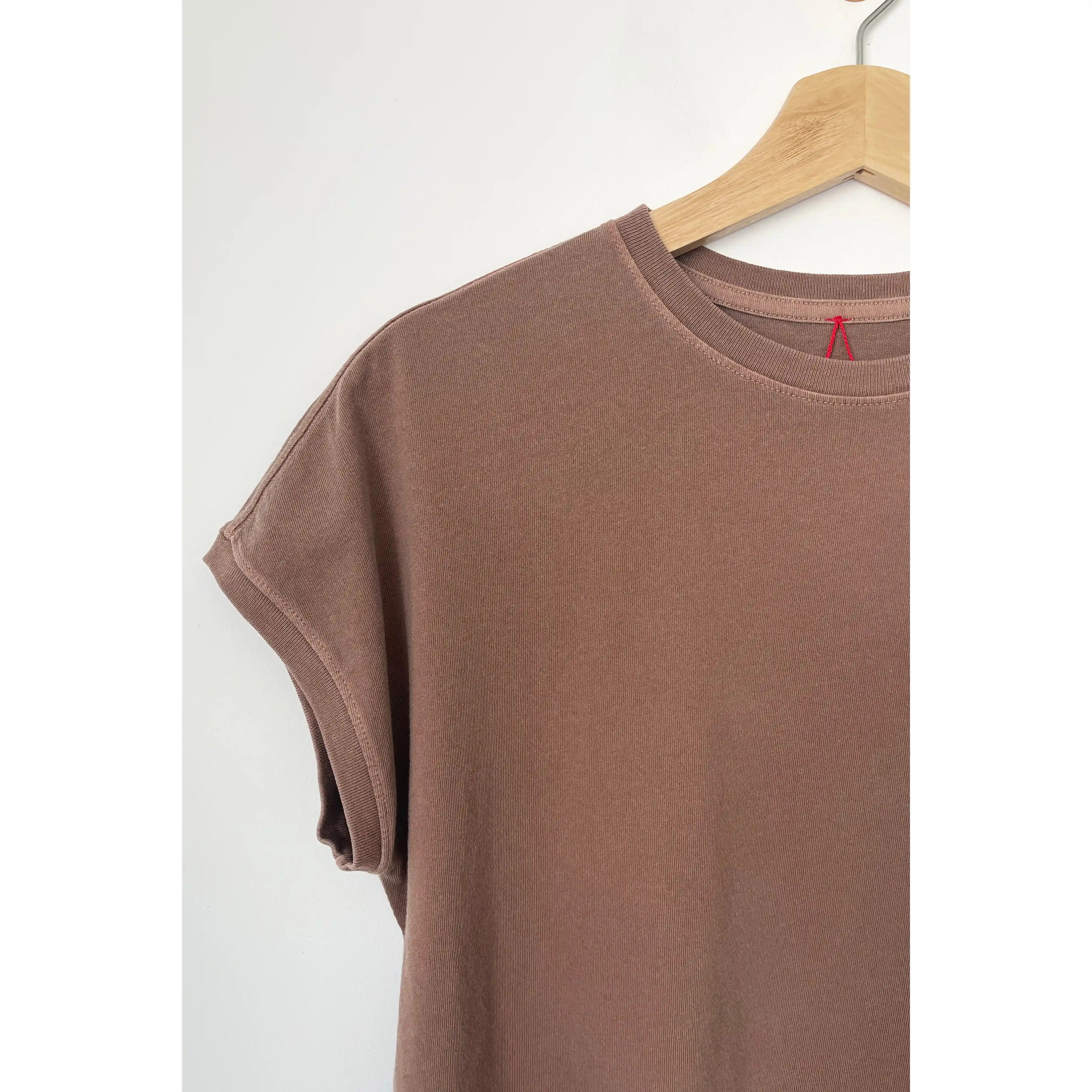 Le Bon Shoppe Ease Tee, chocolate - Image 4