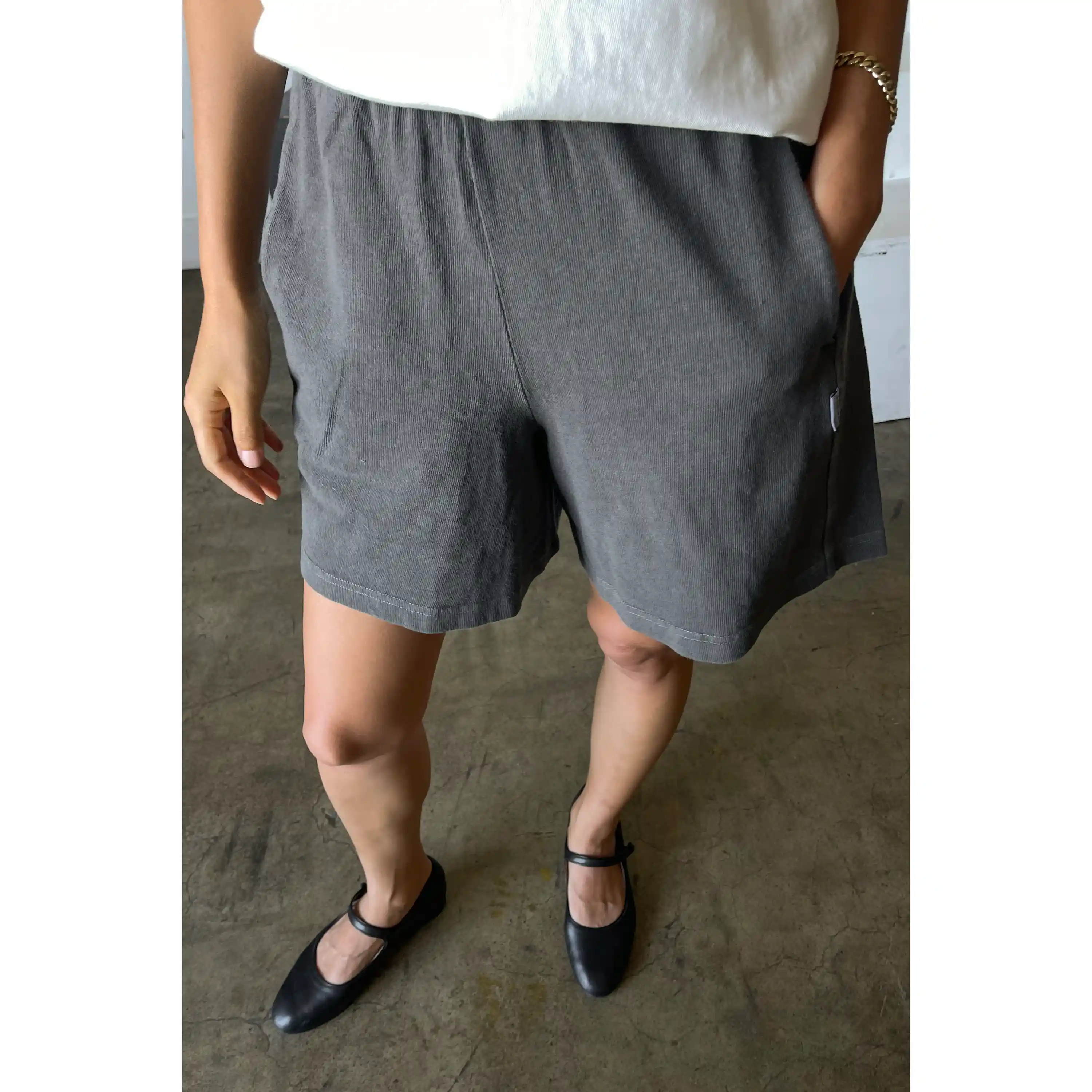Le Bon Shoppe Womens Flared Basketball Shorts, coal - Image 2