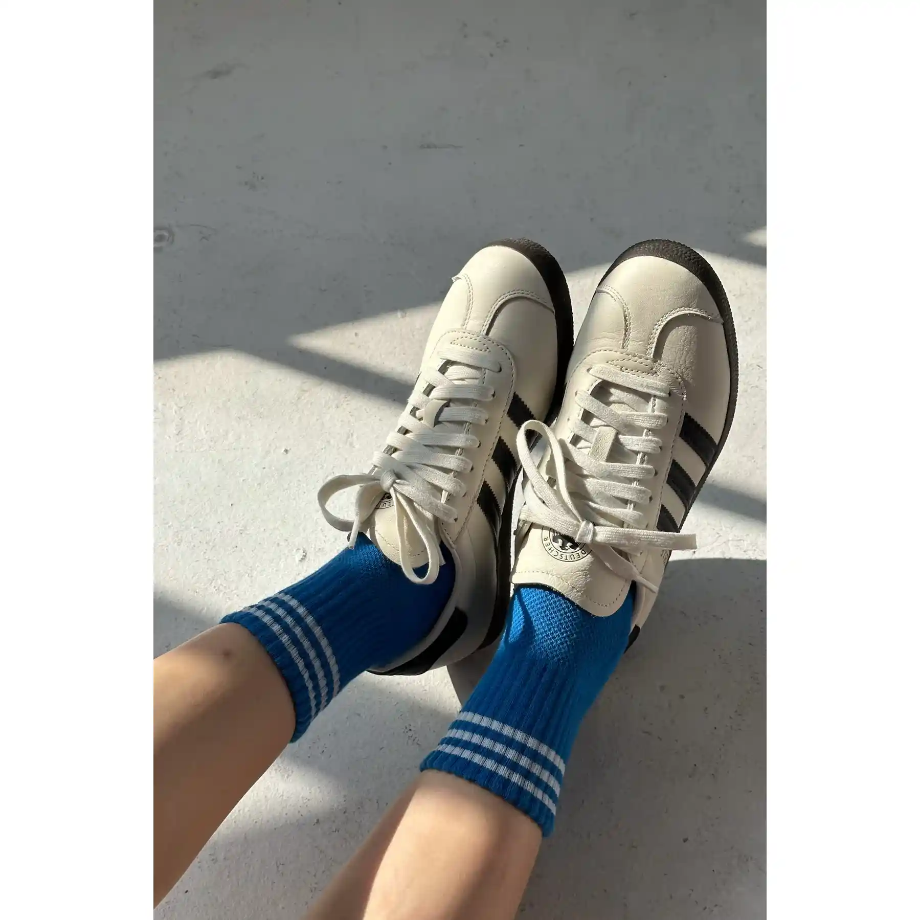 Le Bon Shoppe Girlfriend Socks, royal - Image 2