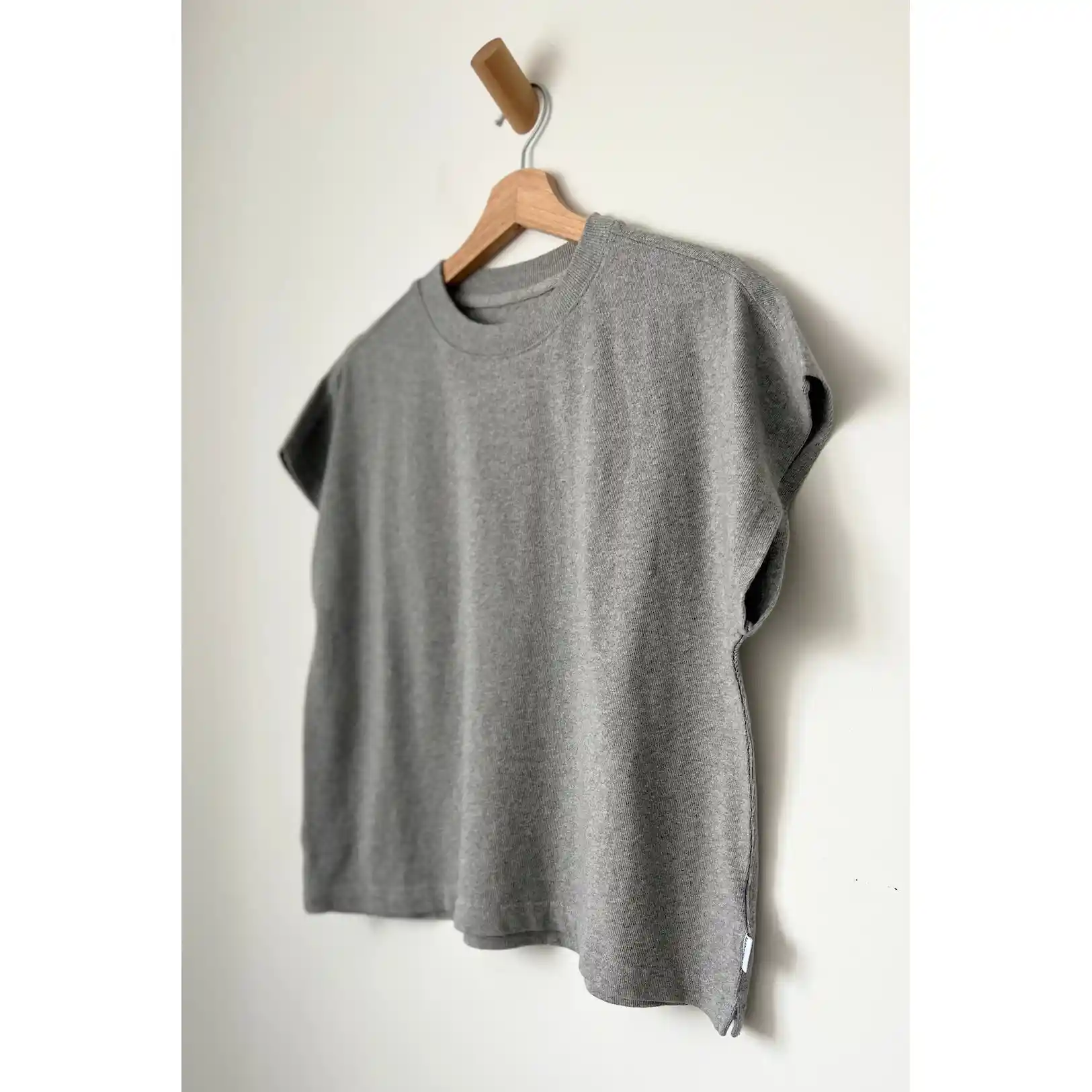 Le Bon Shoppe Womens Jeanne Tee, heather grey - Image 11