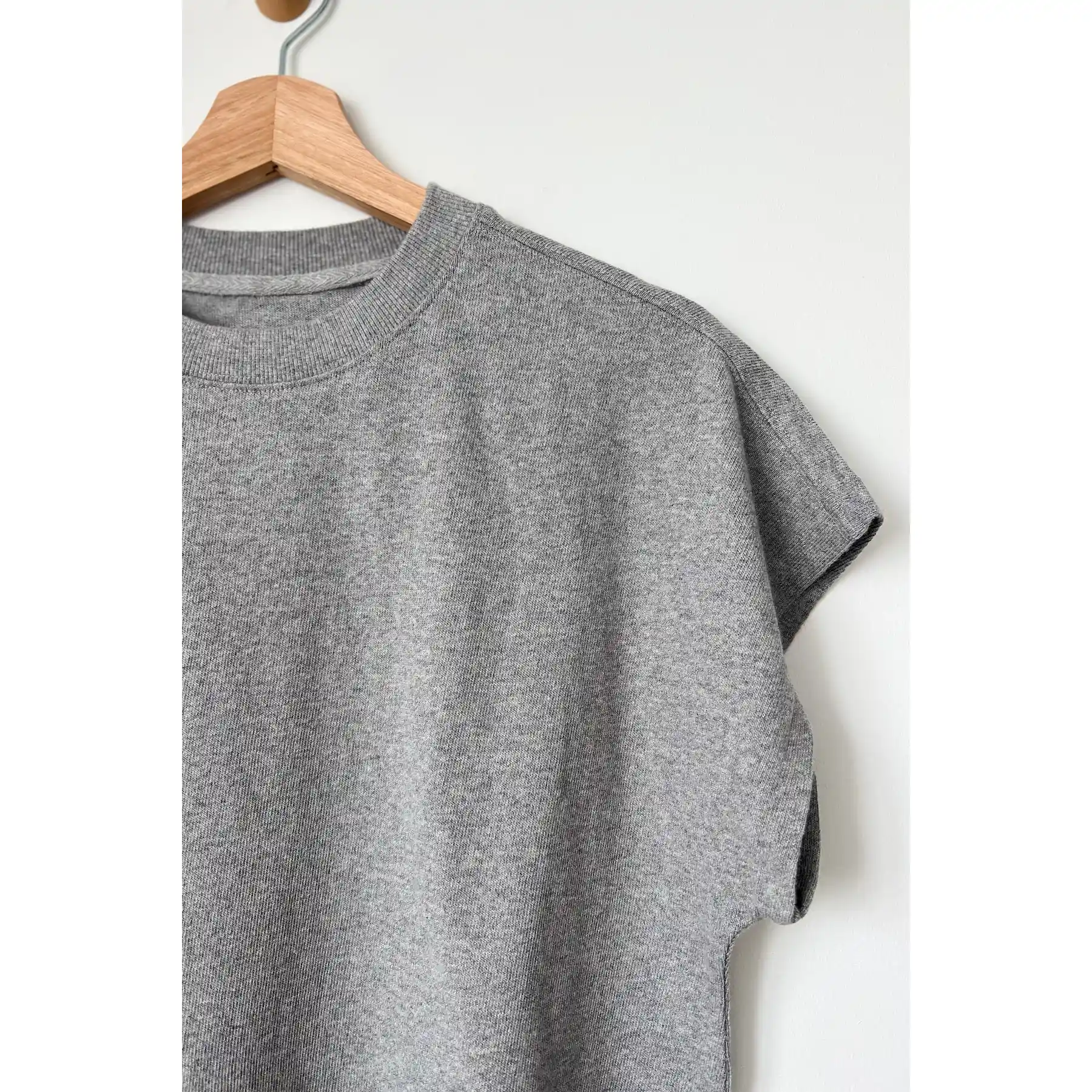 Le Bon Shoppe Womens Jeanne Tee, heather grey - Image 12