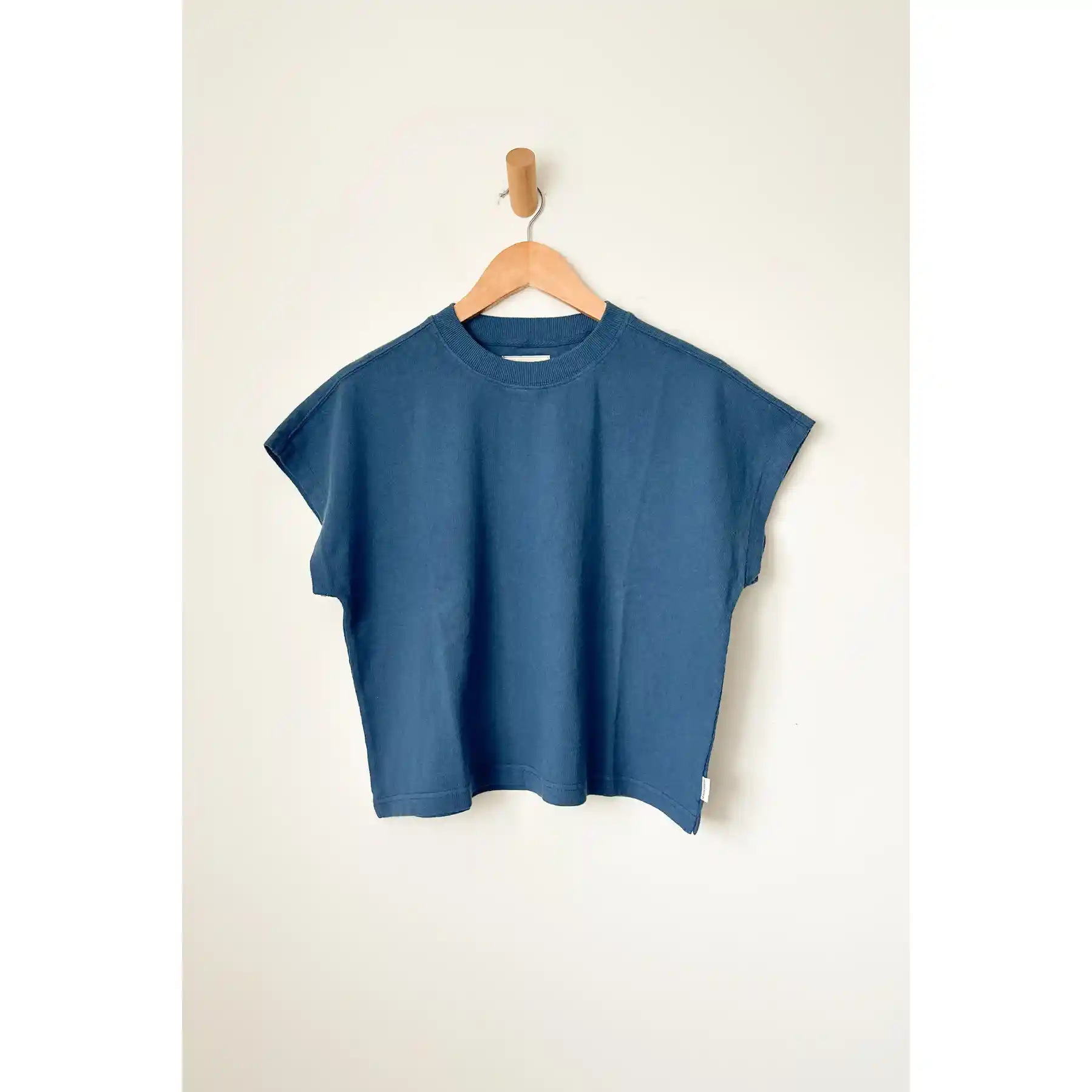 Le Bon Shoppe Womens Jeanne Tee, ocean - Image 4