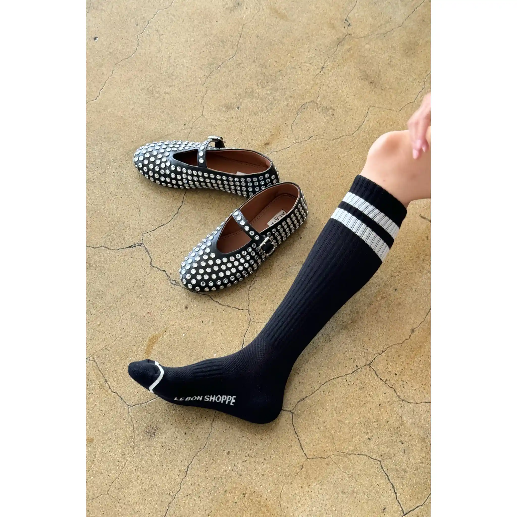 Le Bon Shoppe Knee High Boyfriend Socks, black - Image 4