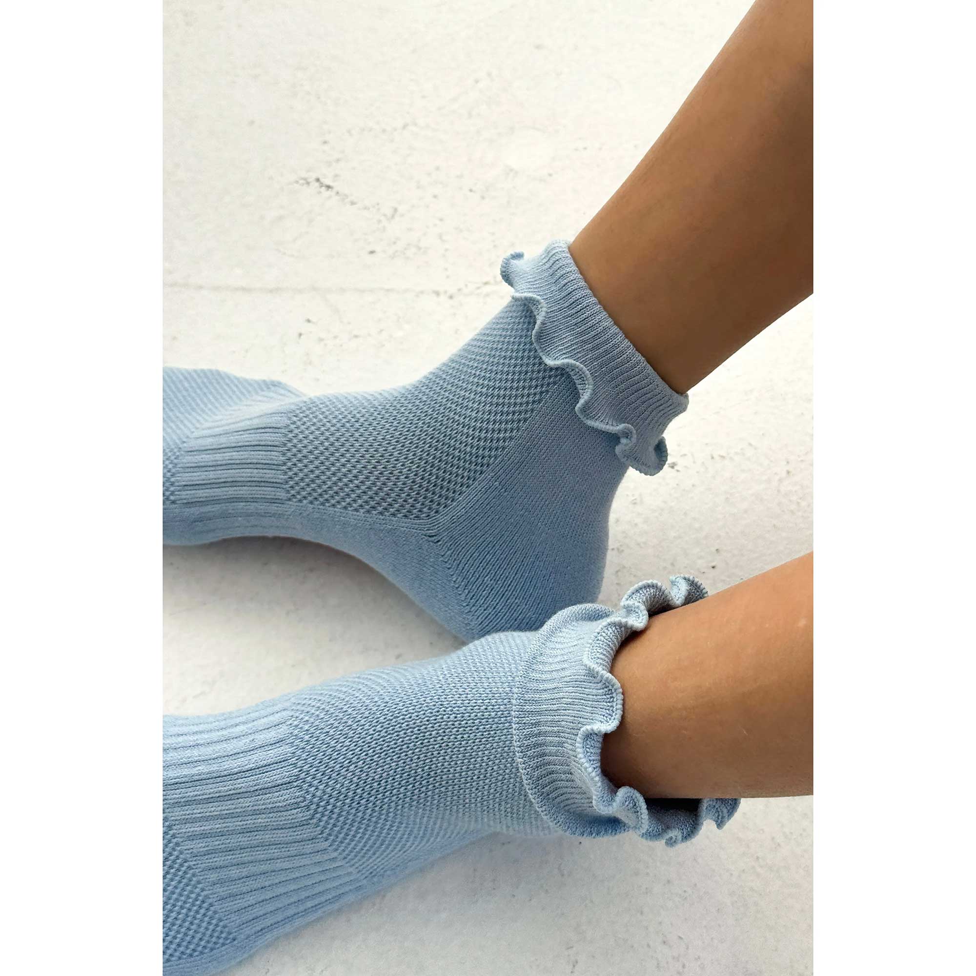 Le Bon Shoppe Ruffled Hugger Crew Socks, periwinkle / red - Image 3