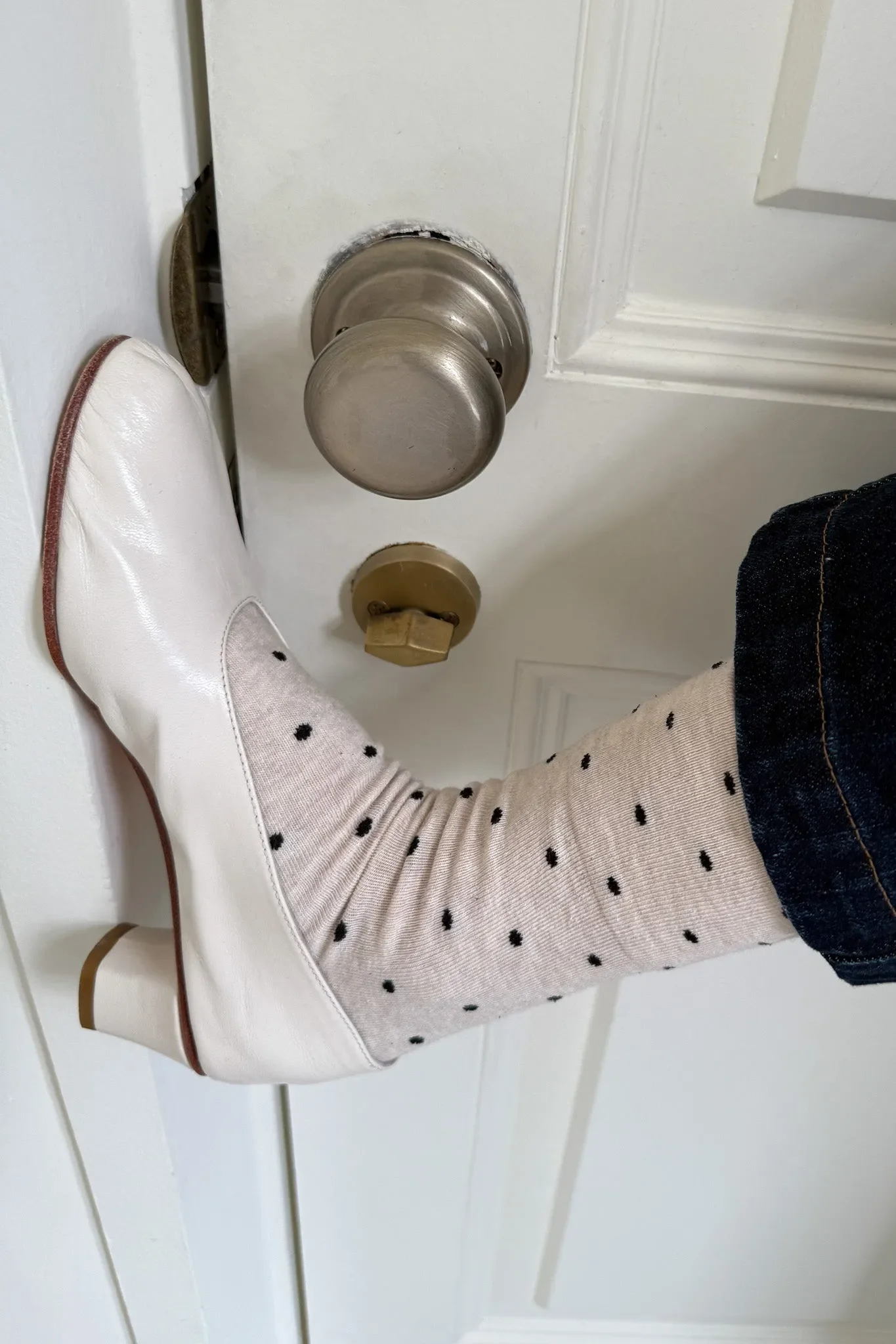 Le Bon Shoppe Sneaker Socks, polka dot - oatmeal / black - Image 2
