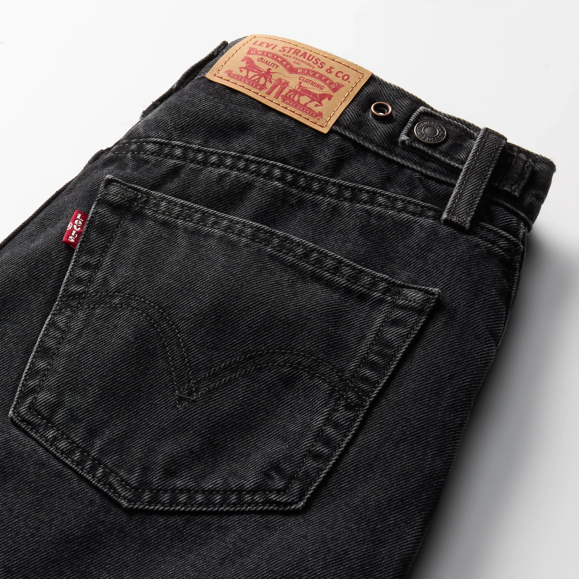 Levi's Womens Cinch Mid-Thigh Short, open mind - Image 3