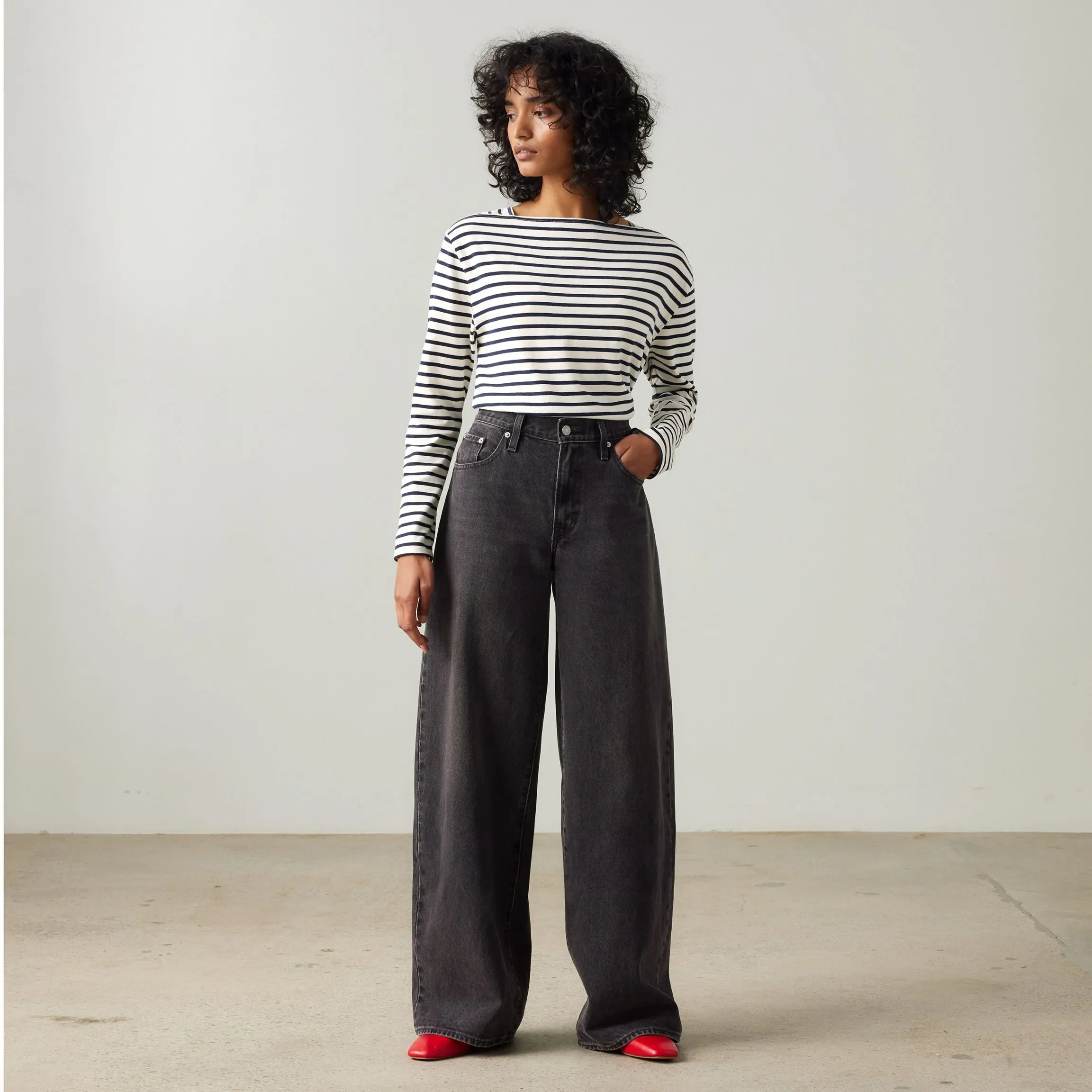 Levi's Womens XL Straight Denim, influential lady