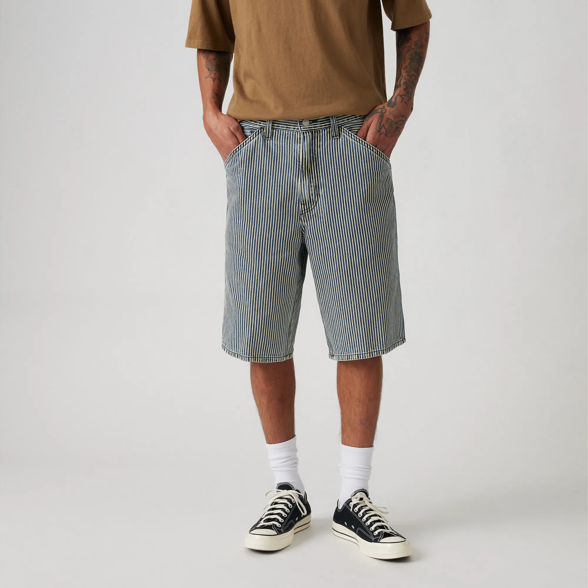 Levi's 568 Loose Carpenter Shorts, aged railroad stripe - Image 2