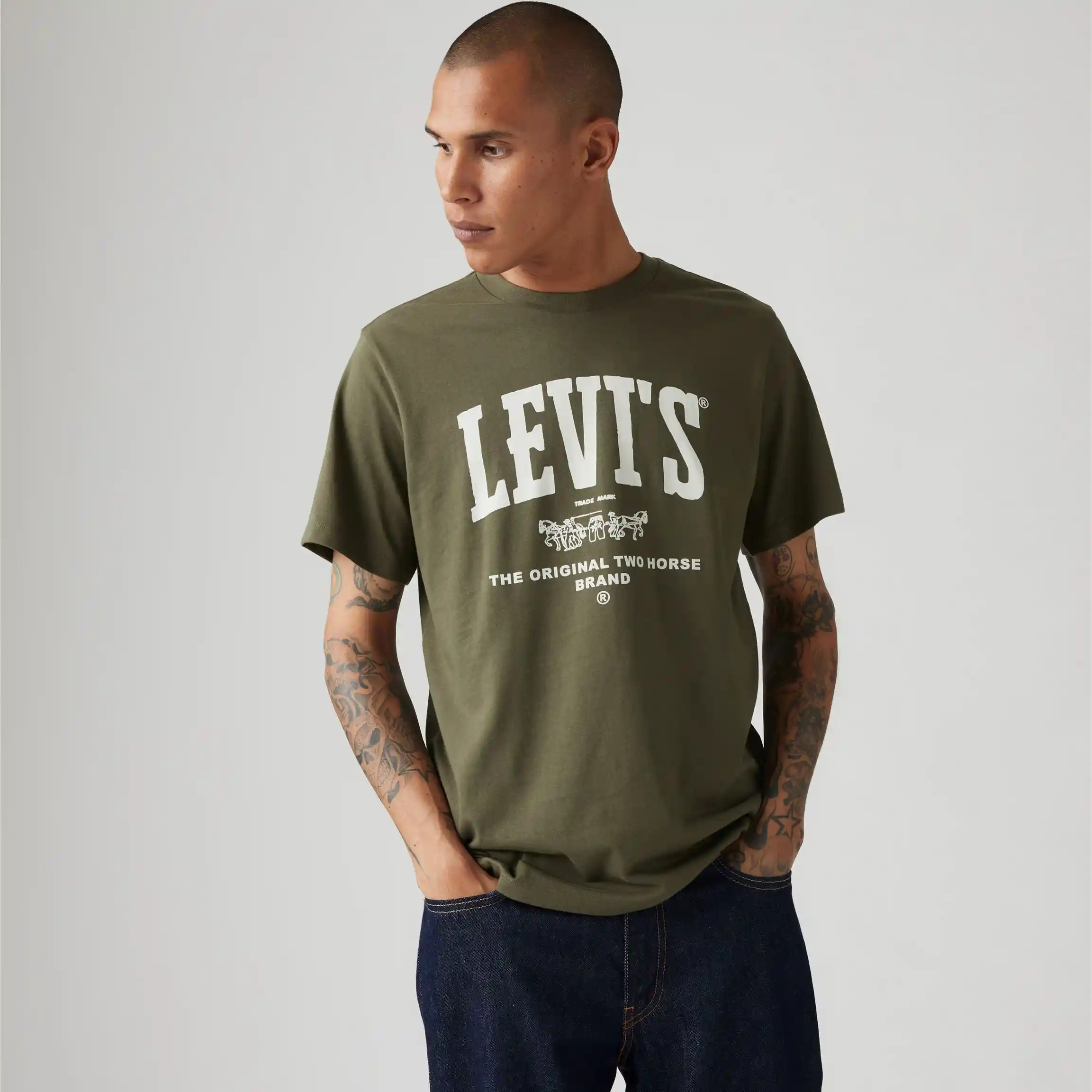 Levi's Graphic Crewneck Tee, htg collegiate logo olive - Image 3
