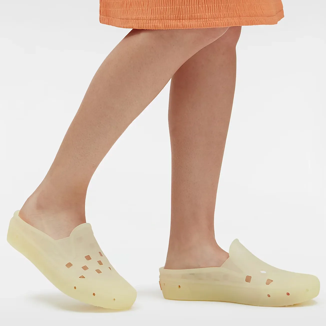 Vans Womens Slip-On Mule TRK, translucent white - Image 2